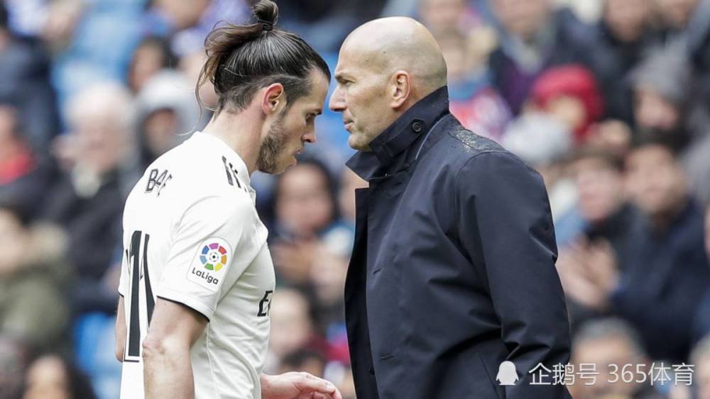  弗里克变阵收奇效，巴萨德比战碾压德比死敌  